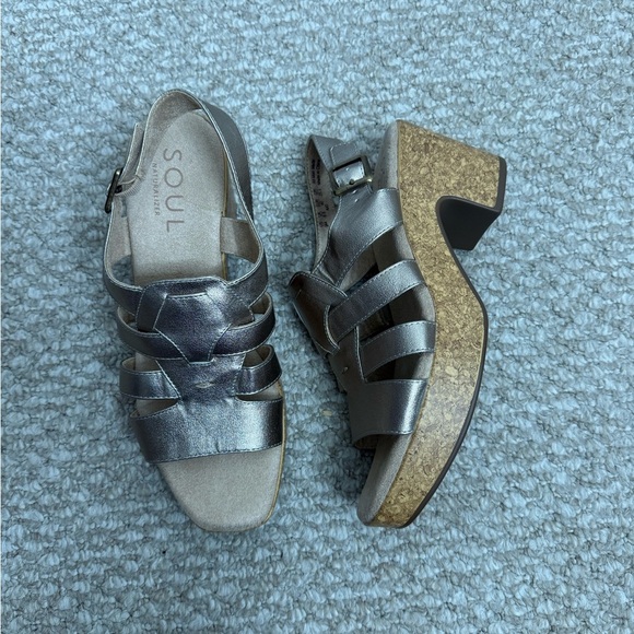 SOUL Naturalizer Sandals size 9 heeled - Picture 1 of 9